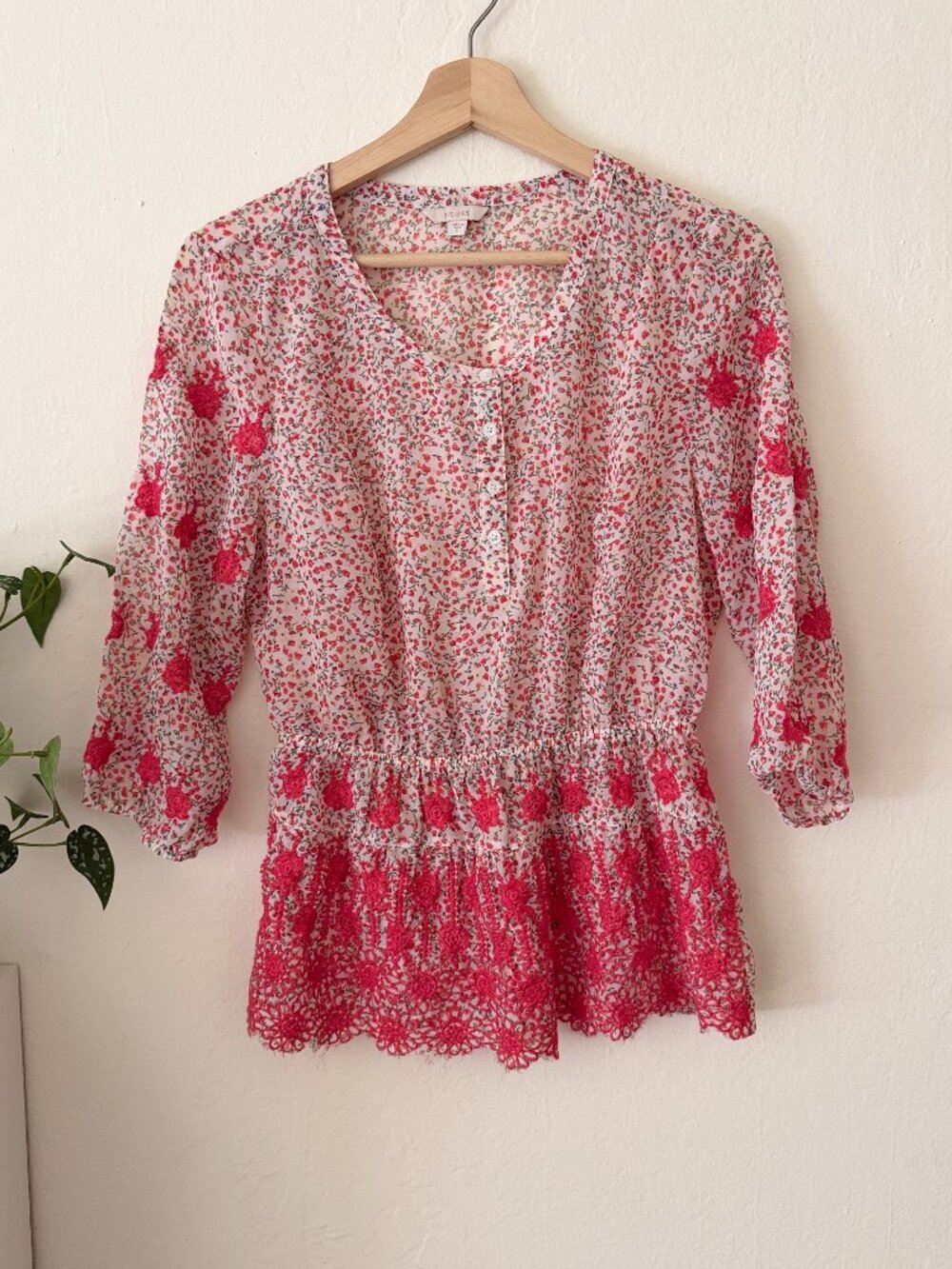 🌸 Guess Floral Embroidered Peplum Blouse — Size S 🌺✨